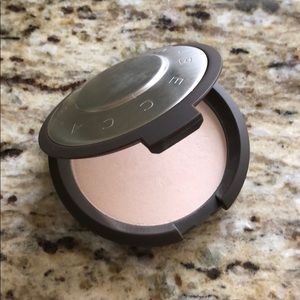 Becca Blotting Powder Perfector Translucent